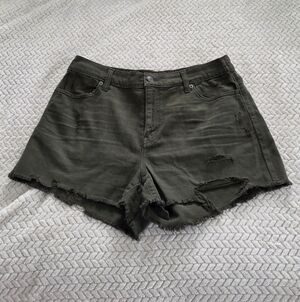 Mid-Rise Distressed Women's Shorts - Olive